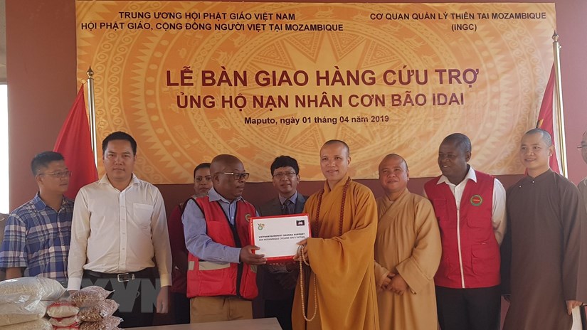 Giáo hội Phật giáo Việt Nam trao hàng cứu trợ tại Mozambique