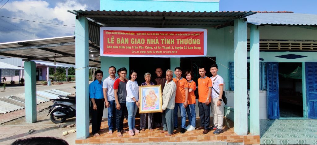Sóc Trăng: Chùa An Minh tổ chức bàn giao nhà tình thương tại huyện Cù Lao Dung