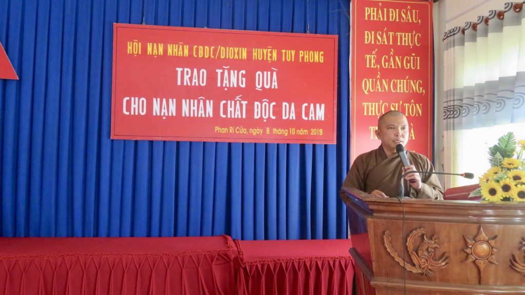 Bình Thuận: Ban Từ thiện Xã hội Phật giáo tỉnh trao quà cho nạn nhân chất độc da cam