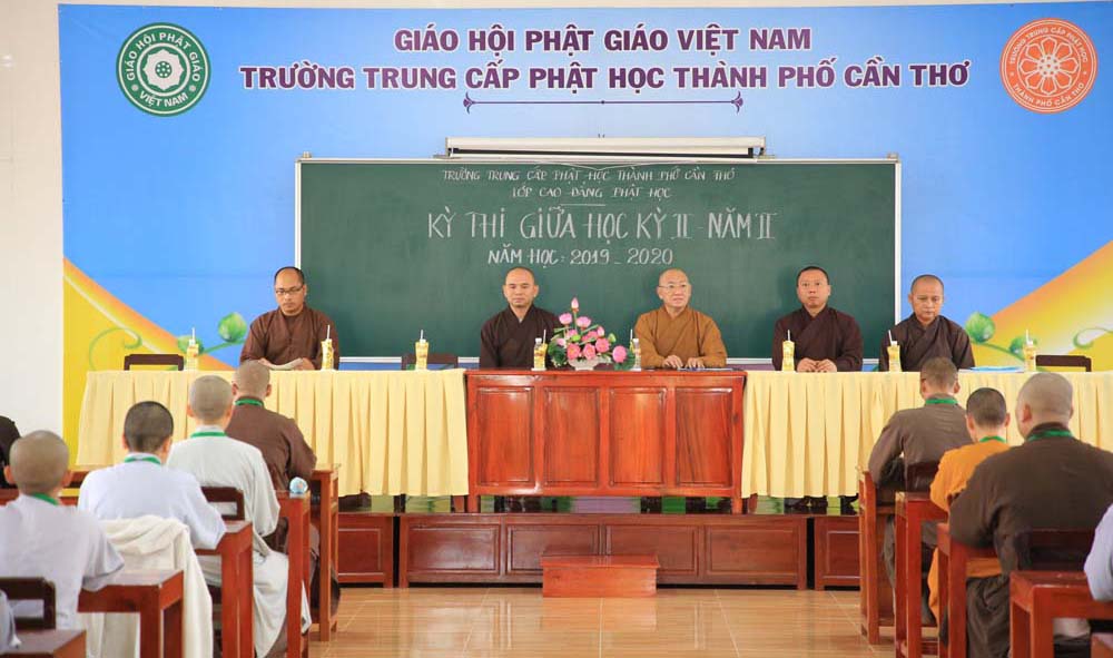 TP.Cần Thơ: Trường TCPH tổ chức kỳ thi giữa học kỳ lớp cao đẳng Phật học