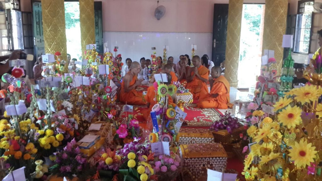 Trà vinh: Lễ dâng Y Kathina tại chùa Om Păng Sane