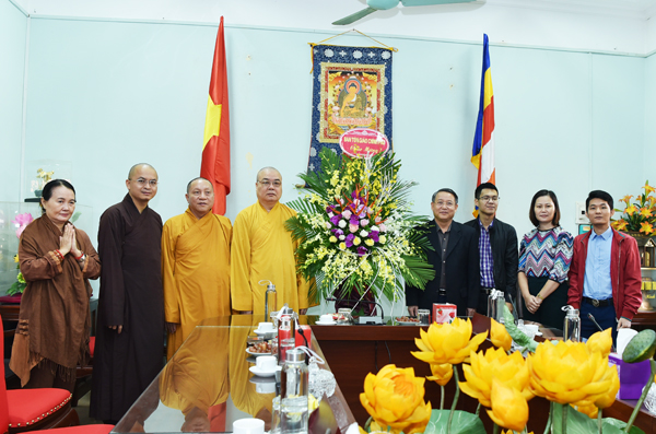 Hà Nội: Ban tôn giáo Chính phủ tặng hoa chúc mừng Giáo Hội Phật giáo Việt Nam nhân dịp 38 năm ngày thành lập
