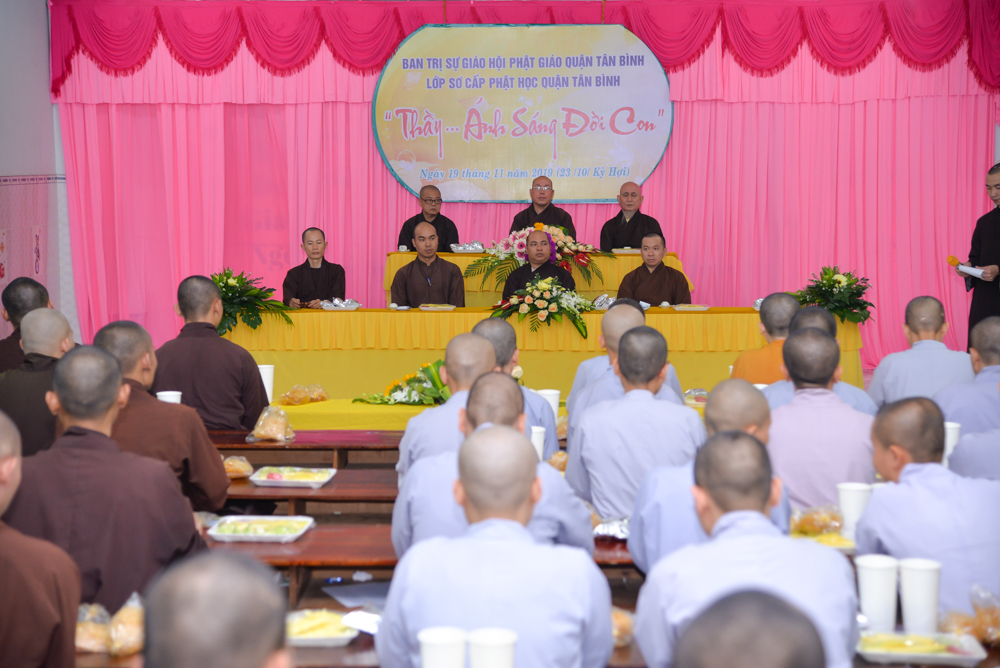 TP.HCM: Lớp sơ cấp Phật học Q.Tân Bình tri ân ngày Nhà giáo Việt Nam