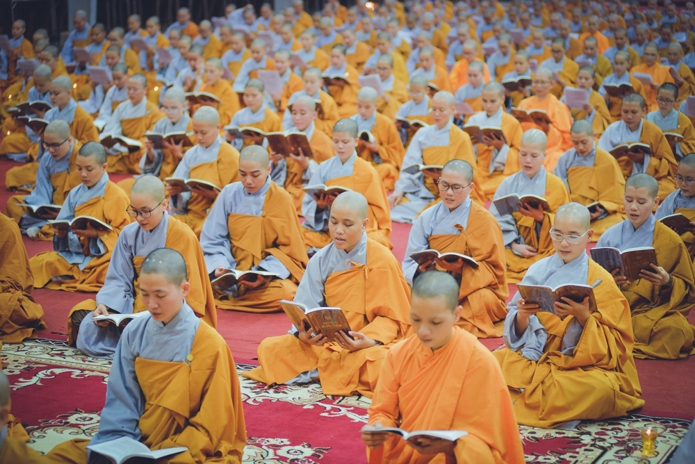 TP.HCM: Tăng Ni Học viện Phật giáo Tưởng niệm Cố Trưởng lão HT.Thích Trí Quang và cầu nguyện 39 nạn nhân tử vong tại Anh