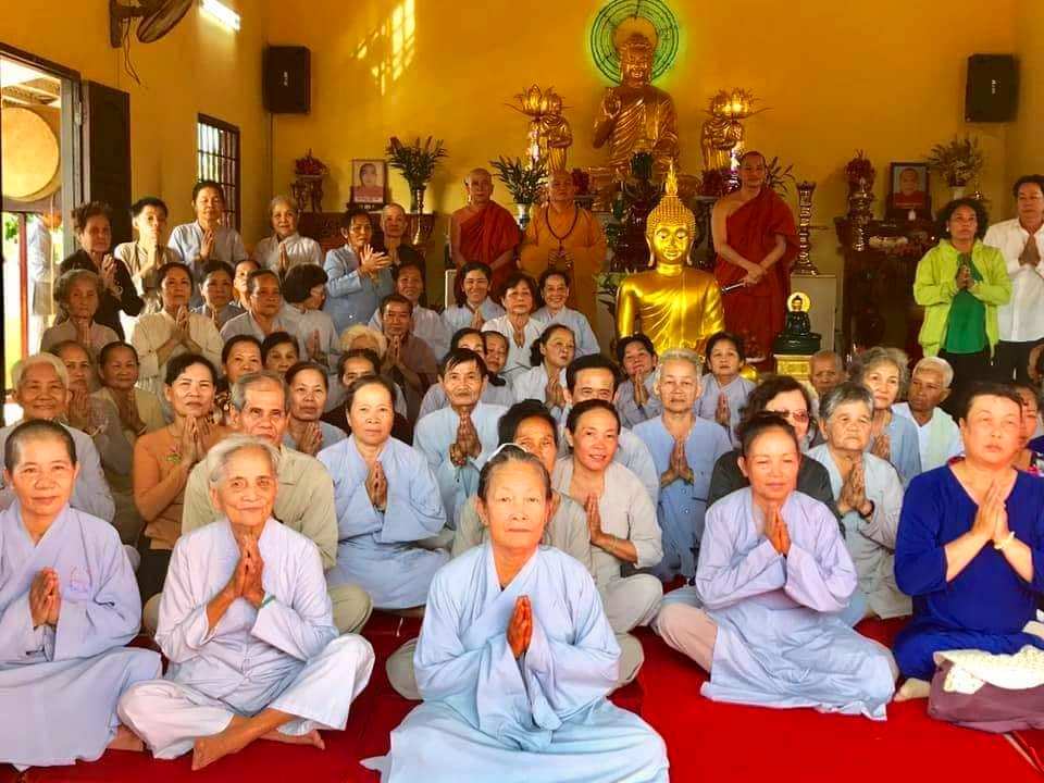 Vĩnh Long: Thiền viện Thiện Minh tổ chức Khóa tu niệm Phật lần thứ 100 và tặng quà đến bà con nghèo tại địa phương