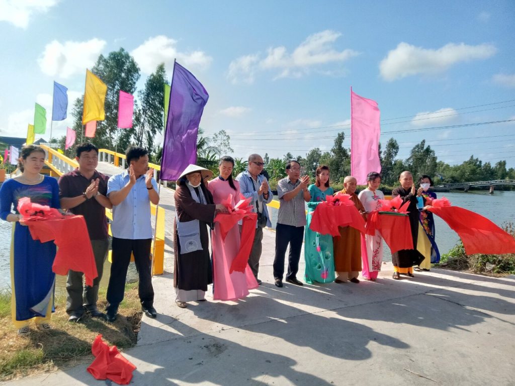 Cà Mau: Ban Từ thiện Xã hội Phật giáo tỉnh khánh thành cầu Thị Tường B – Phụ nữ 4 tại huyện Cái Nước