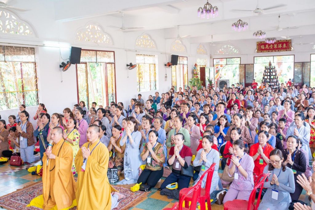 Đồng Nai: Ban Văn hóa Phật giáo Sen Vàng chùa Viên Giác tổ chức hành hương đầu Xuân Canh Tý
