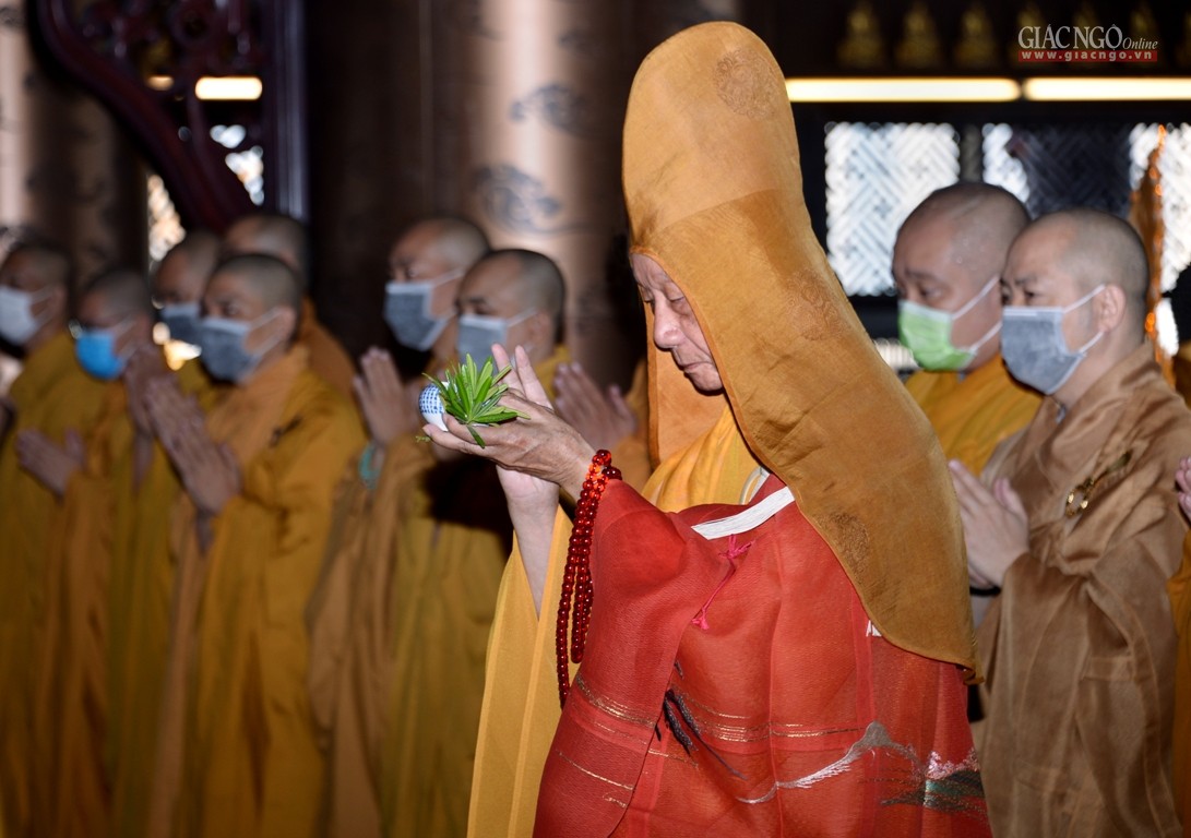 Khai đàn Pháp hội Dược Sư tại chùa Huê Nghiêm