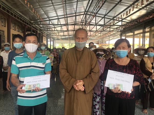 Tiền Giang: Tổ đình Phước Lâm đón mừng Phật đản, ủng hộ xây dựng đường giao thông nông thôn, trao quà, nhà tình thương