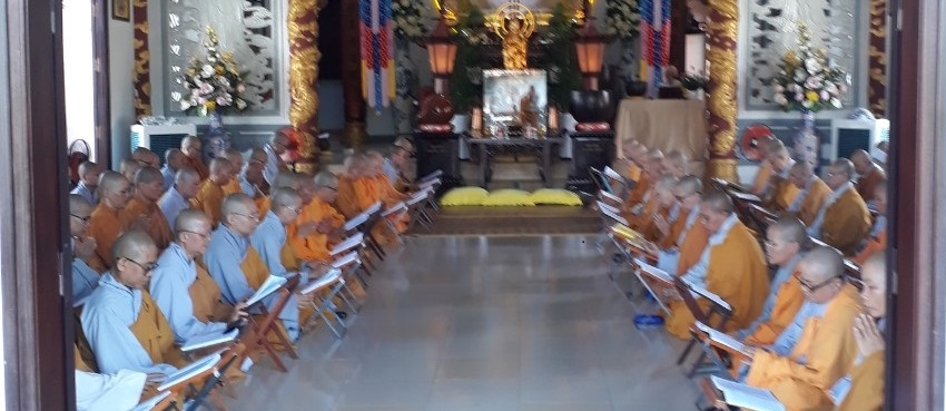 Khánh Hòa: Lễ Bố tát tại trường Hạ Ni viện Diệu Quang