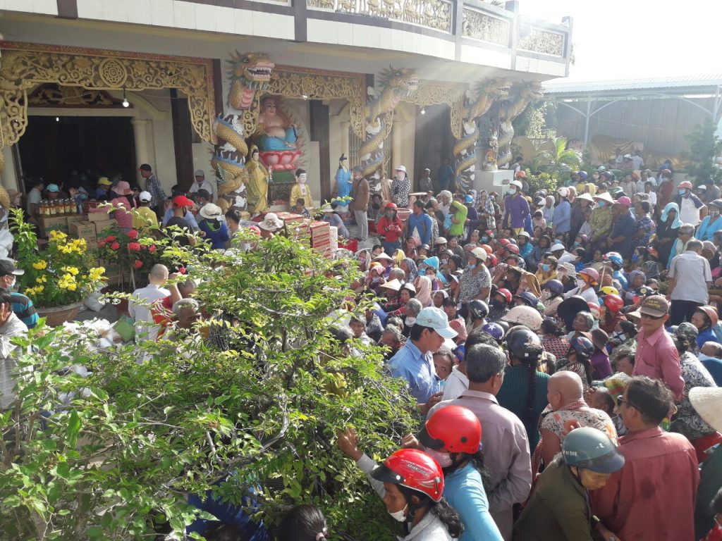 Sóc Trăng: Chùa Pháp Hoa tổ chức khóa tu “Một ngày An lạc” và tặng 1.000 phần quà cho người nghèo tại thị xã Vĩnh Châu