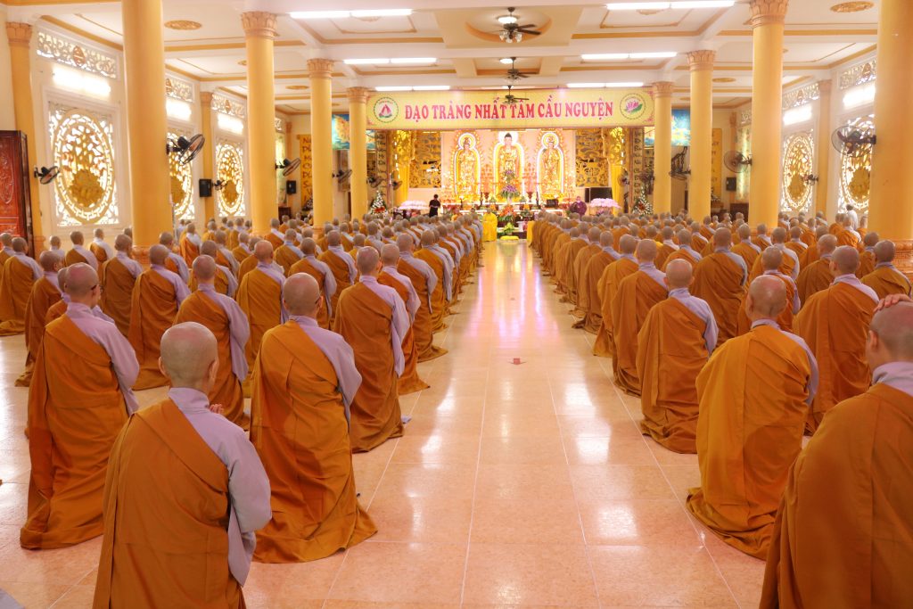 Đồng Nai: Ban Trị sự Phật giáo TP.Biên Hòa thăm và cúng dường trường hạ