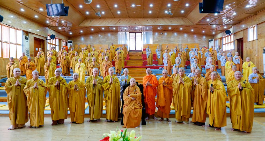 Kiên Giang: Hòa thượng Chủ tịch HĐTS giáo giới đến hành giả khóa kiết đông năm 2020
