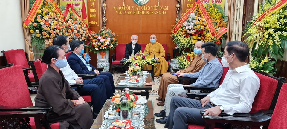 Hà Nội: Đoàn Ủy ban Đoàn kết Công Giáo thăm và chúc mừng Giáo hội Phật Giáo Việt Nam