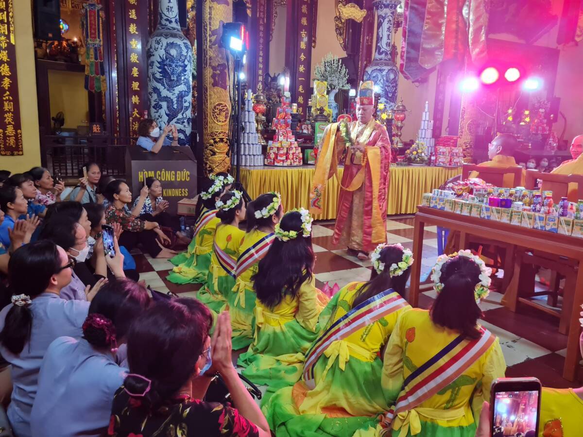 Hà Nội: Đêm cúng Mông sơn Thí thực tại chùa Quán Sứ