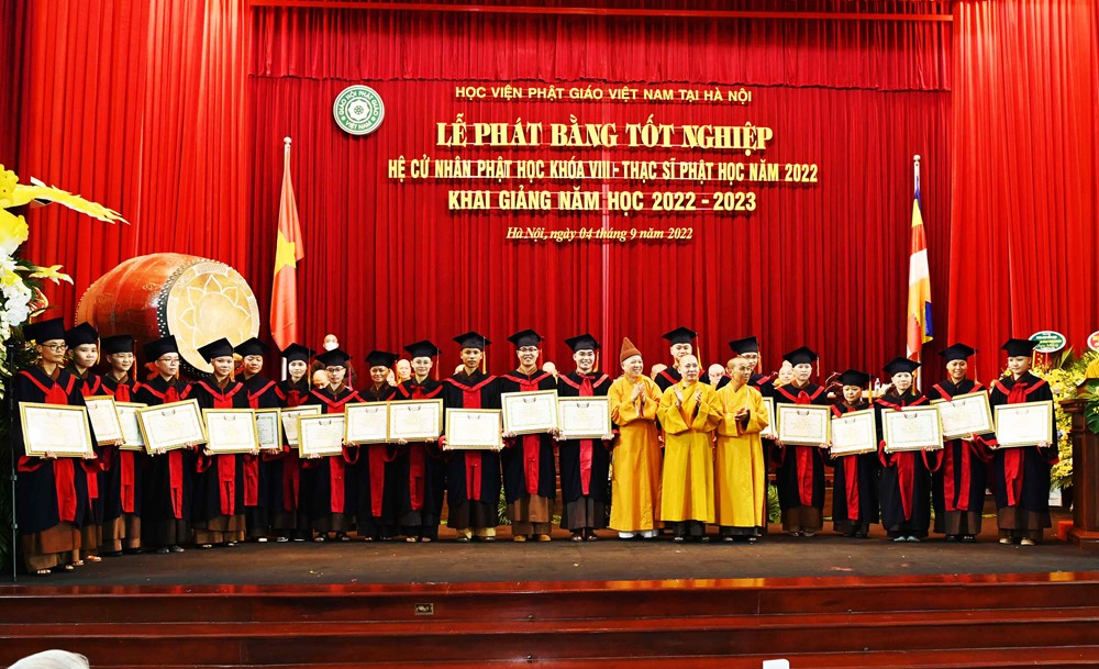 Hà Nội: Lễ Phát bằng hệ cử nhân Phật học khóa VIII và Thạc sĩ Phật học năm 2022 - và  khai giảng năm học 2022 - 2023 Học viện Phật giáo Việt Nam tại Hà Nội’