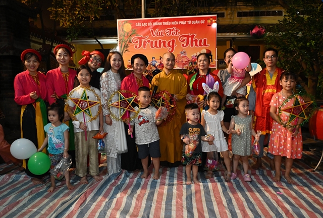Hà Nội: CLB Thanh thiếu niên Phật tử Quán Sứ tổ chức Vui Trung thu