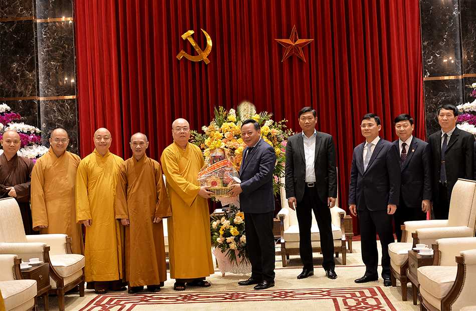 Hà Nội: Giáo hội Phật giáo Việt Nam thăm, chúc tết Thành ủy Thành phố Hà Nội