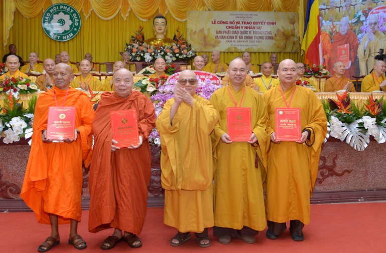 Lễ trao quyết định nhân sự Ban Phật giáo Quốc tế và Kinh Tế-Tài chính T.Ư nhiệm kỳ 2022-2027