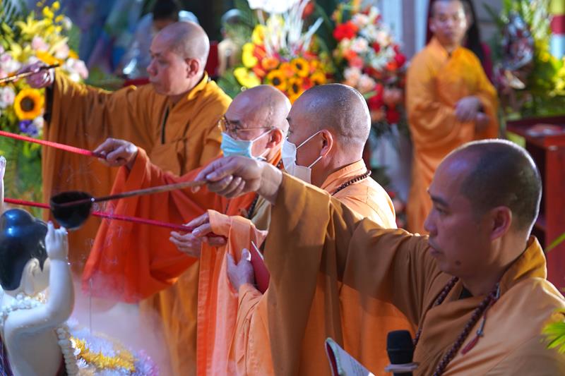 Hà Nội: Ban trị sự Phật giáo huyện Quốc Oai kính mừng Đại lễ Phật đản PL.2567 – DL.2023 tại chùa Long Đẩu