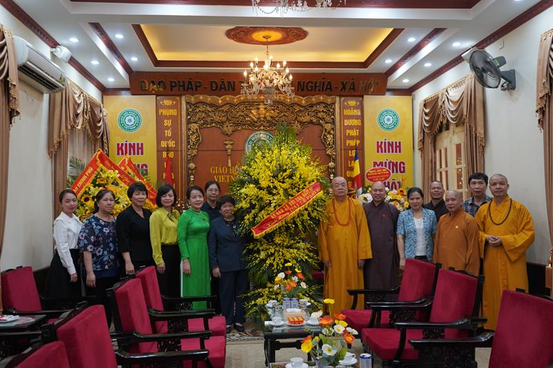 Hà Nội: Đoàn Ủy ban xã hội của Quốc hội  chúc mừng Phật Đản Trung ương Giáo hội
