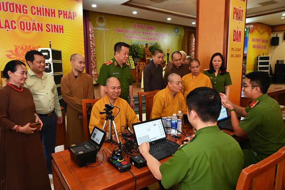 Hà Nội: Lễ Phát động toàn dân đăng ký kích hoạt và sử dụng tài khoản Định danh điện tử