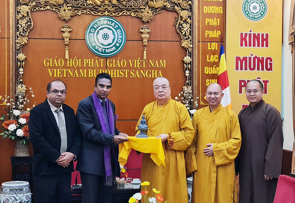 Đại sứ đặc mệnh toàn quyền Srilanka thăm Giáo Hội Phật Giáo Việt Nam