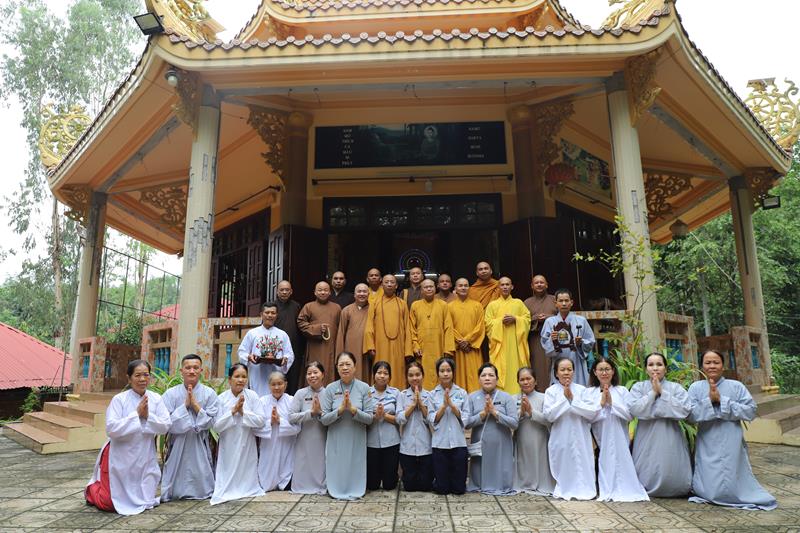 Đoàn Phân ban PTDT TƯ đã đến thăm chùa Bảo Lâm và Tịnh xá Ngọc Linh