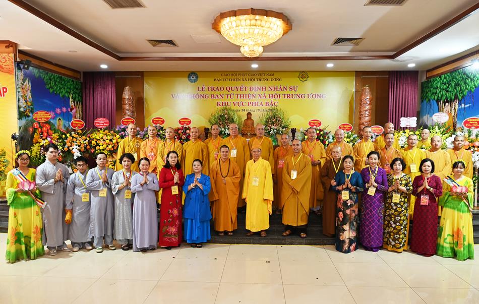 Hà Nội: Lễ trao quyết định nhân sự Văn phòng Ban từ thiện xã hội TƯ khu vực phía Bắc