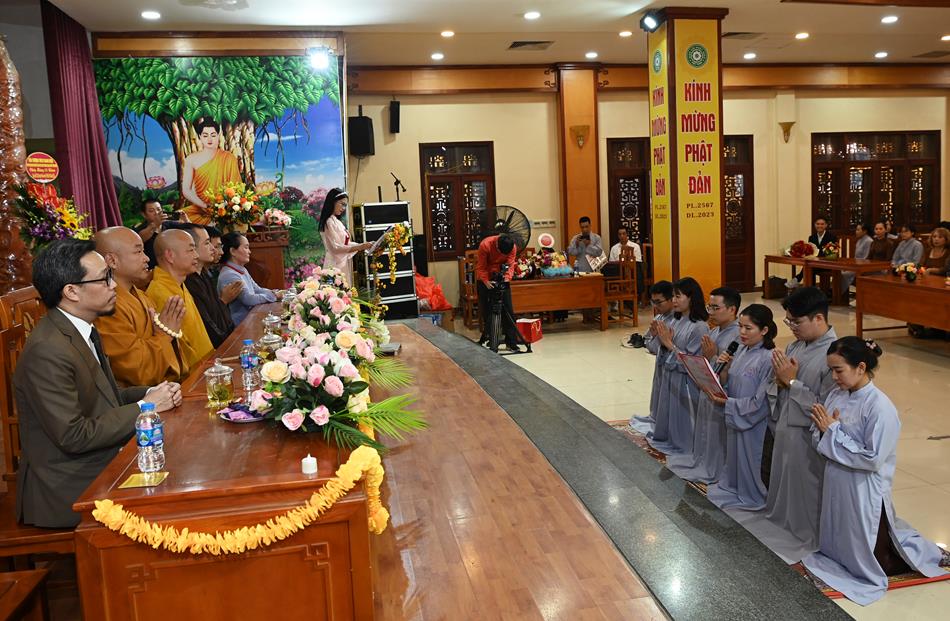 Hà Nội:Tổ chức lễ tri ân kỷ niệm 15 năm Thành lập Câu lạc bộ trong không khí đón chào ngày nhà giáo Việt Nam 20/11.
