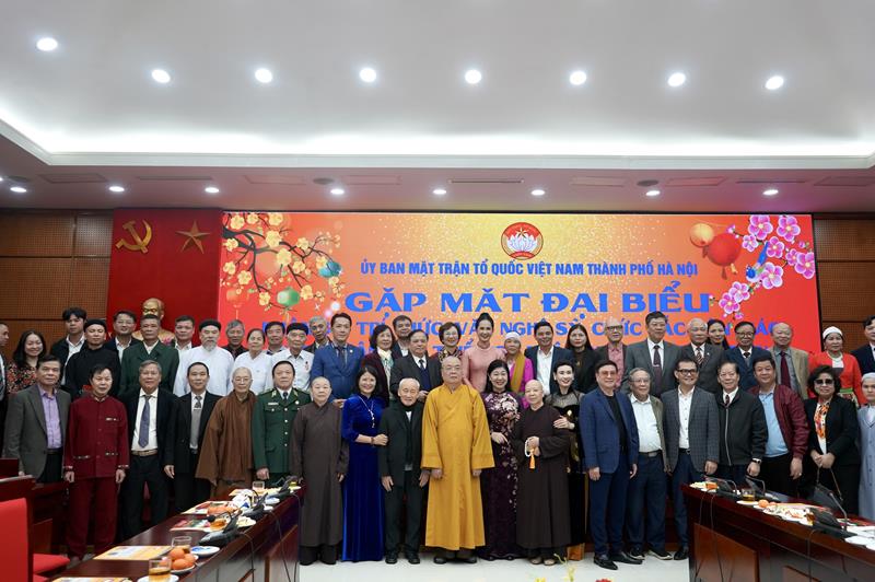 Hà Nội: UB MTTQVN Tp Hà Nội gặp mặt các đại biểu tiêu biểu của Thủ đô nhân dịp Tết xuân Giáp Thìn 2024
