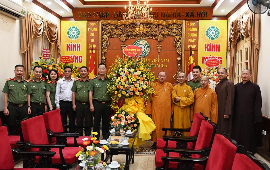 Hà Nội: Công An TP Hà Nội chúc mừng Phật đản TƯ GHPGVN PL.2568-DL.2024