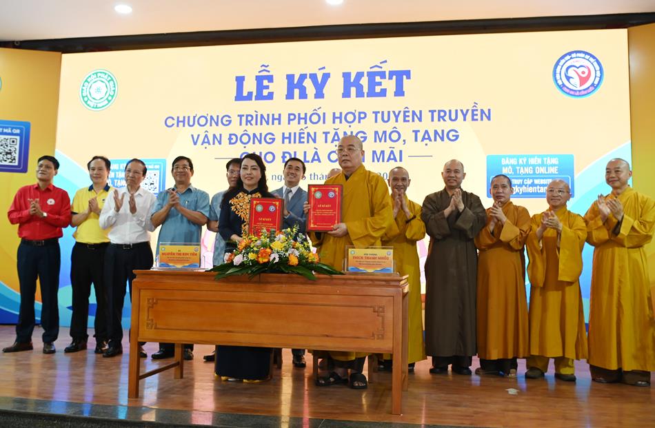 Hà Nội:  Lễ ký kết giữa  TƯ GHPGVN với Hội vận động hiến mô, bộ phận cơ thể người Việt Nam