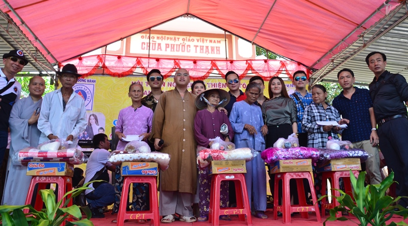 Quảng Nam: Giao lưu văn nghệ và phát quà từ thiện tại chùa Phước Thạnh