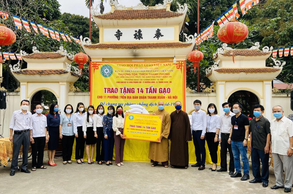 Hà Nội: Ban Từ thiện Xã hội Phật giáo TP.HCM tặng 14 tấn gạo cho quận Thanh Xuân