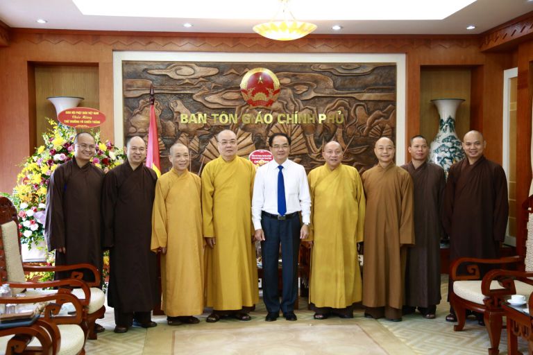 Hà Nội: TƯ GHPGVN đã đến thăm, chúc mừng Tân Thứ trưởng Bộ Nội vụ - Tân Giám đốc Công an TP. Hà Nội.