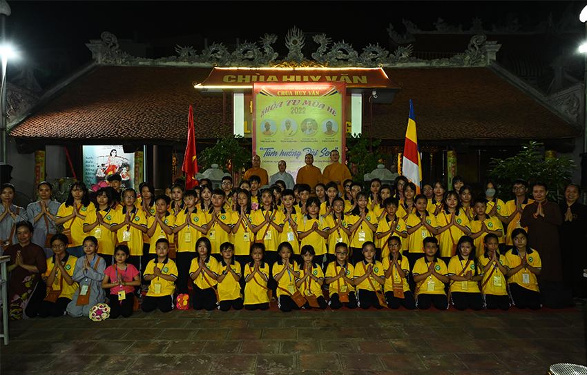 Hà Nội: Bế mạc khóa tu mùa hè “ Tâm Hướng Đài Sen” tại chùa Huy Văn