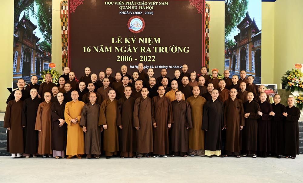 Hà Nội: Gặp mặt kỷ niệm 16 năm ra trường của lớp cựu sinh viên khóa IV – Học viện Phật giáo Việt Nam tại Hà Nội.