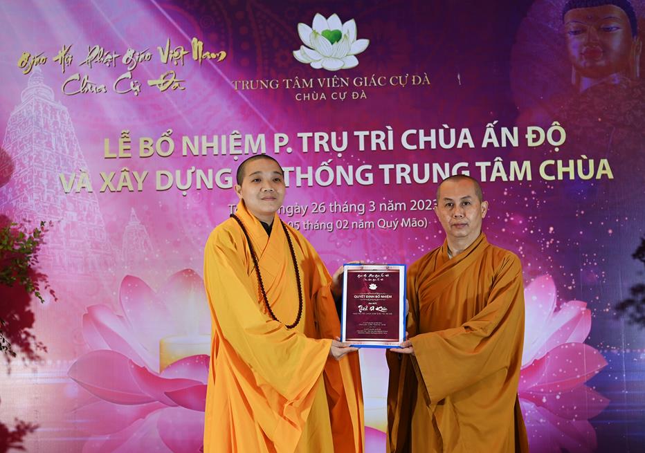 Hà Nội: lễ trao Quyết định bổ nhiệm Đại Đức Thích Di Kiên đảm nhiệm chức vị Phó Trụ trì chùa Viên Giác - Ấn Độ