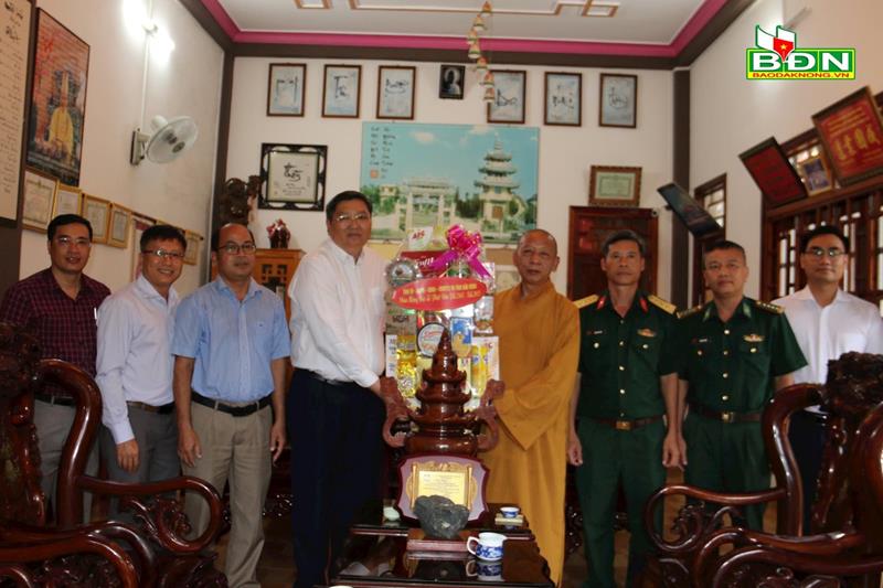 Đắk Nông: Lãnh đạo Tỉnh thăm chúc mừng Đại lễ Phật đản PL.2567 - DL.2023 tại Đắk Mil