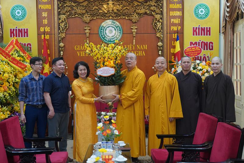 Hà Nội: TƯ Hội chữ thập đỏ Việt Nam chúc mừng Phật đản PL.2567- DL.2023