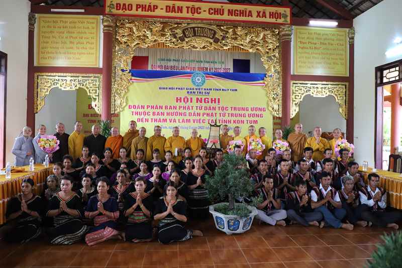 Kon Tum: Phân ban PTDT T.Ư thăm BTS Phật giáo cùng các ban ngành lãnh đạo Tỉnh