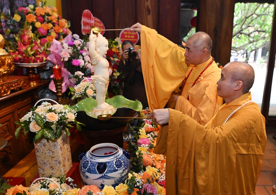 Hà Nội: BTS GHPGVN Quận Cầu Giấy trang nghiêm tổ chức Đại lễ kính mừng Phật đản PL.2568 – DL.2024.