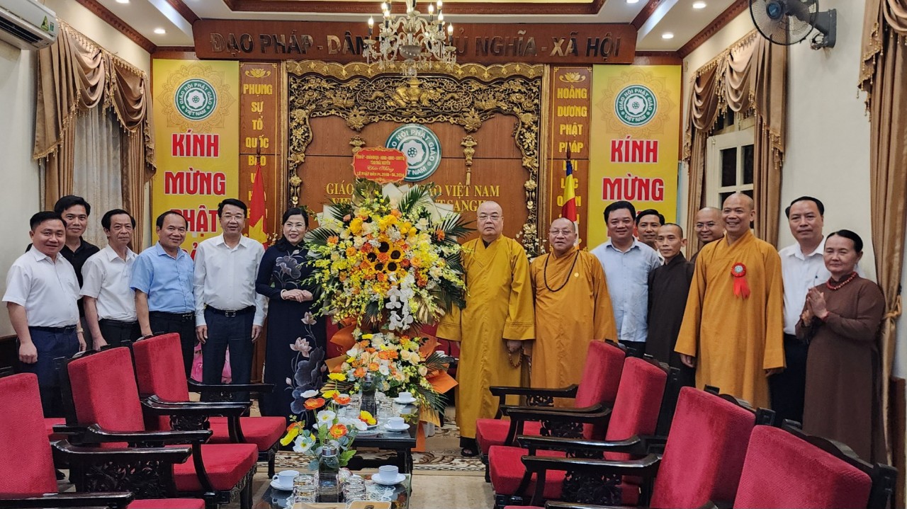 Hà Nội: Đoàn công tác của  tỉnh Thái Nguyên chúc mừng đại lễ Phật đản