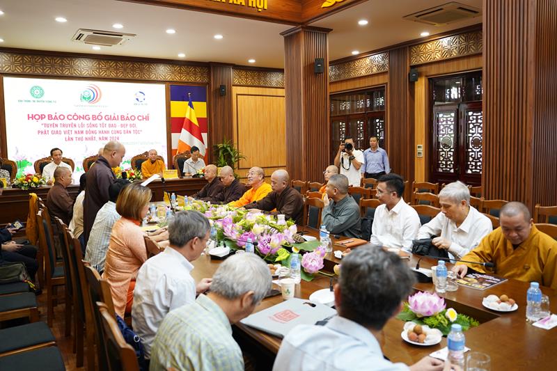Hà Nội: Ban Thông tin Truyền thông TƯ GHPGVN Họp báo Công bố Giải Báo chí Phật giáo