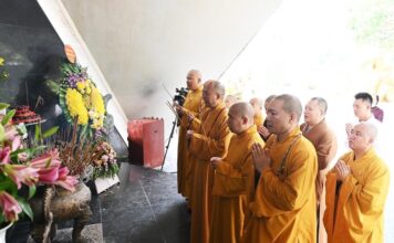 Điện Biên: Chùm ảnh lễ dâng hương rước linh các anh hùng liệt sĩ tại các nghĩa trang về đồi A1