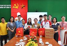 CLB Phật tử Quán Sứ tặng quà học sinh có hoàn cảnh khó khăn tại Thái Nguyên