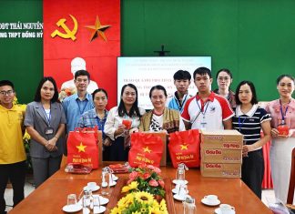 CLB Phật tử Quán Sứ tặng quà học sinh có hoàn cảnh khó khăn tại Thái Nguyên