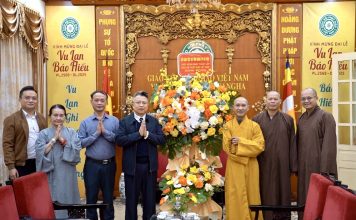 Lãnh đạo Sở Dân tộc và Tôn giáo thành phố Hà Nội chúc mừng kỷ niệm ngày thành lập GHPGVN