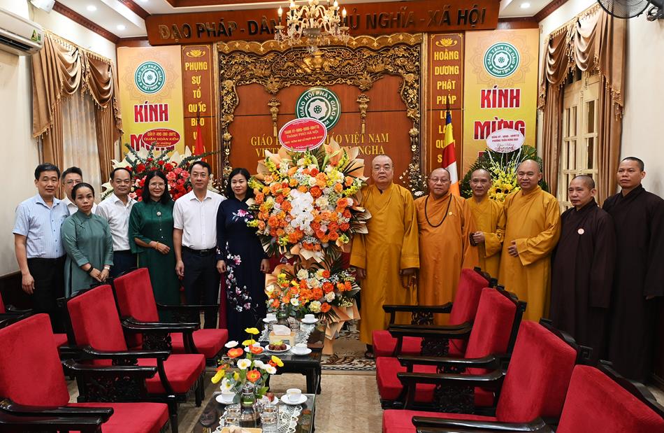 Hà Nội:  Đoàn đại biểu thành phố Hà Nội chúc mừng Giáo hội Phật giáo Việt Nam nhân Đại lễ Phật đản Phật lịch 2568 – DL. 2024